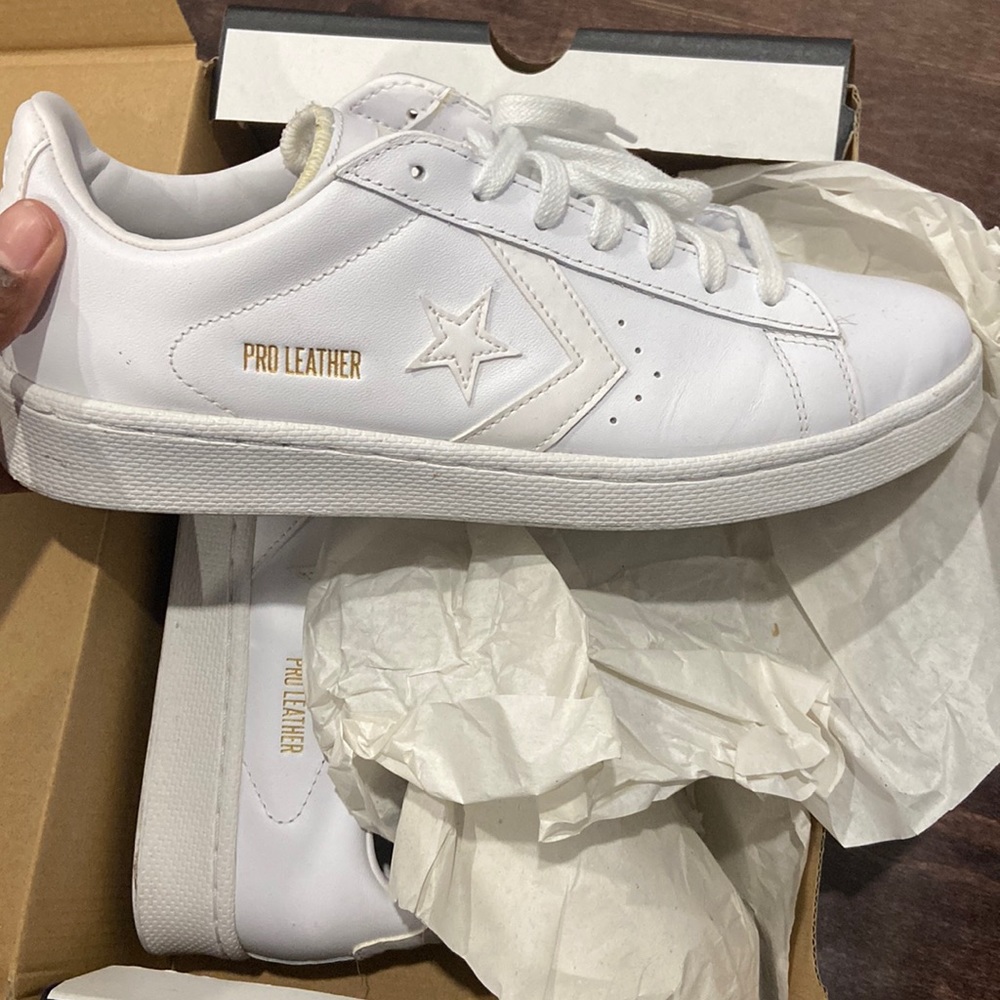 White women’s converse
